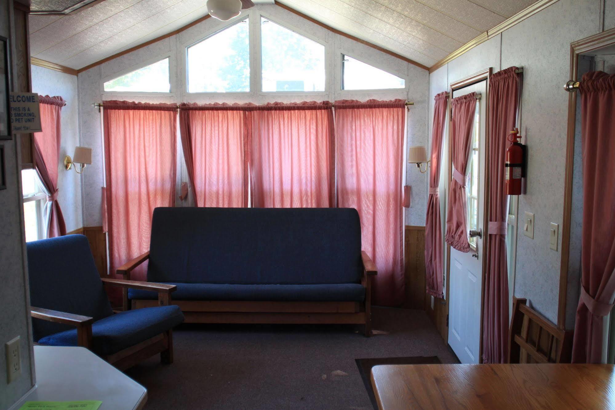 Circle M Rv & Camping Resort - Caravan Park Millersville Екстер'єр фото