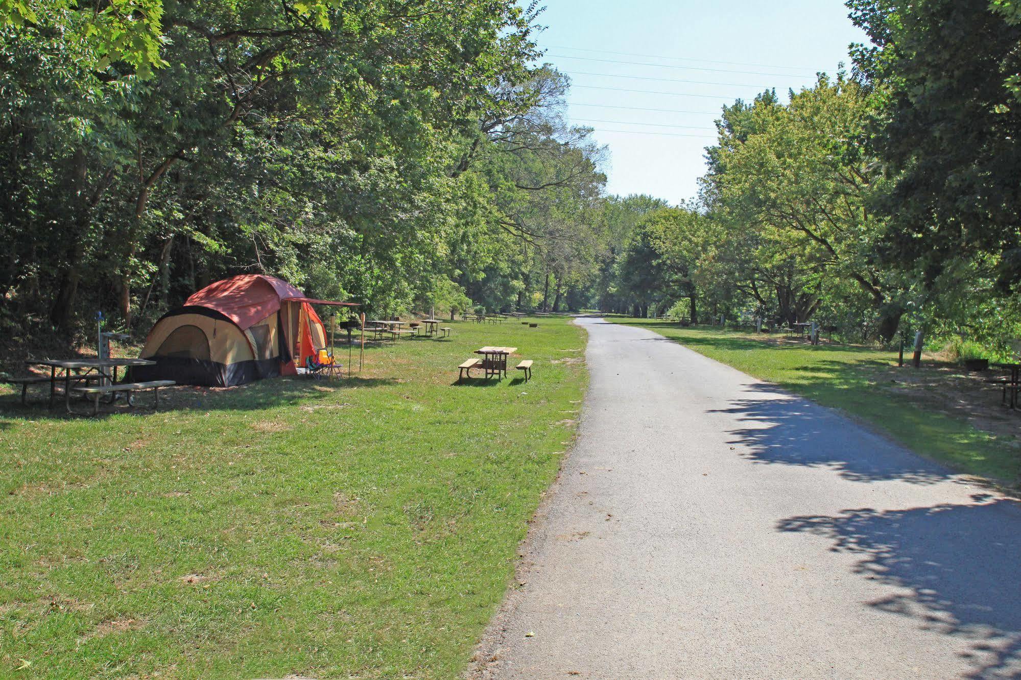 Circle M Rv & Camping Resort - Caravan Park Millersville Екстер'єр фото